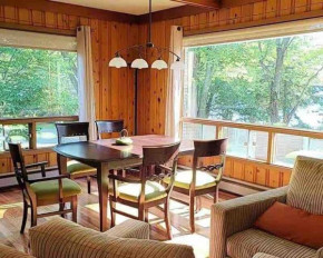 Lac Brome 5 Bedrooms Vacation Home With Hot-tub